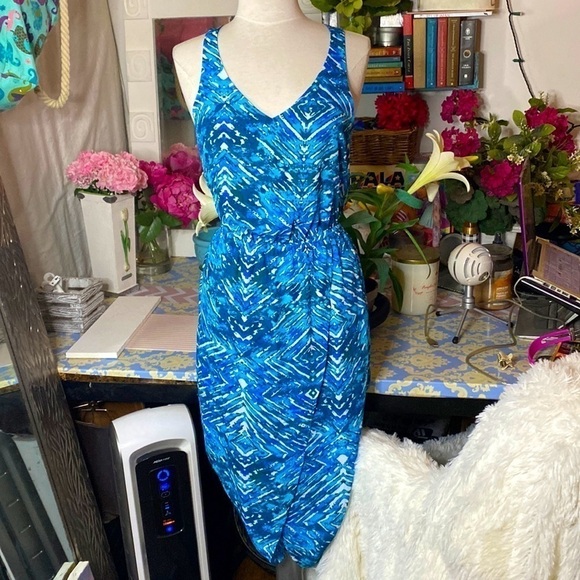 🌷 Forever 21🌷 Beautiful Blue Open Cut Out Back Sleeveless Dress - Picture 4 of 10